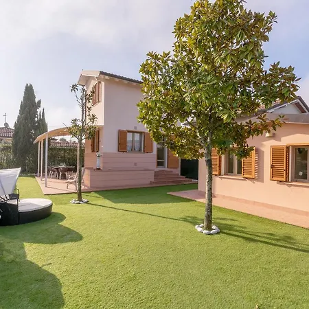 Villino Esse, Libero Su 4 Lati Piu Dependance Nel Cuore Della Versilia Marina di Pietrasanta Exterior photo