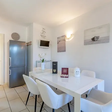 Villino Esse, Libero Su 4 Lati Piu Dependance Nel Cuore Della Versilia Marina di Pietrasanta Exterior photo