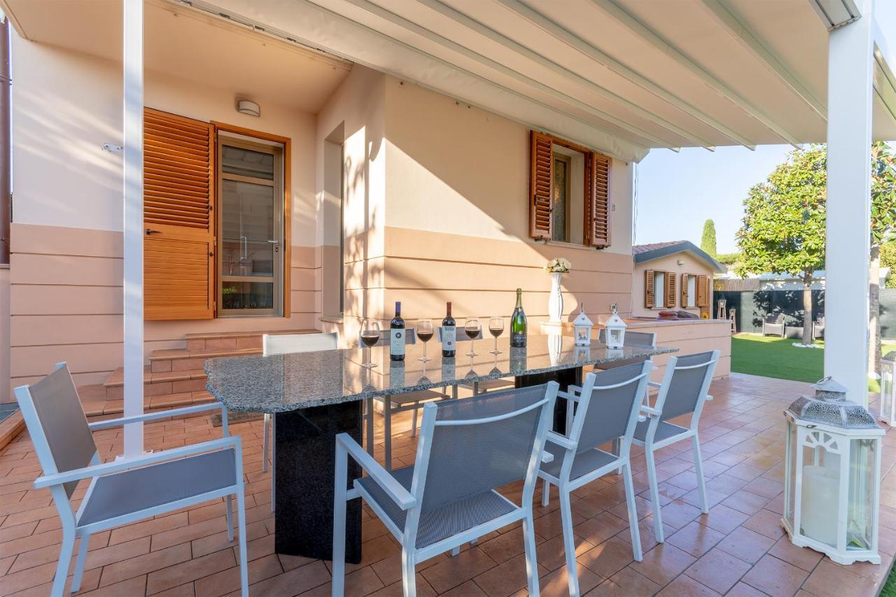 Villino Esse, Libero Su 4 Lati Piu Dependance Nel Cuore Della Versilia Villa Marina di Pietrasanta