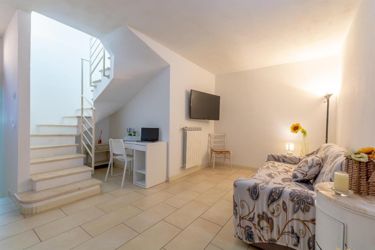 Villa Villino Esse, Libero Su 4 Lati Piu Dependance Nel Cuore Della Versilia